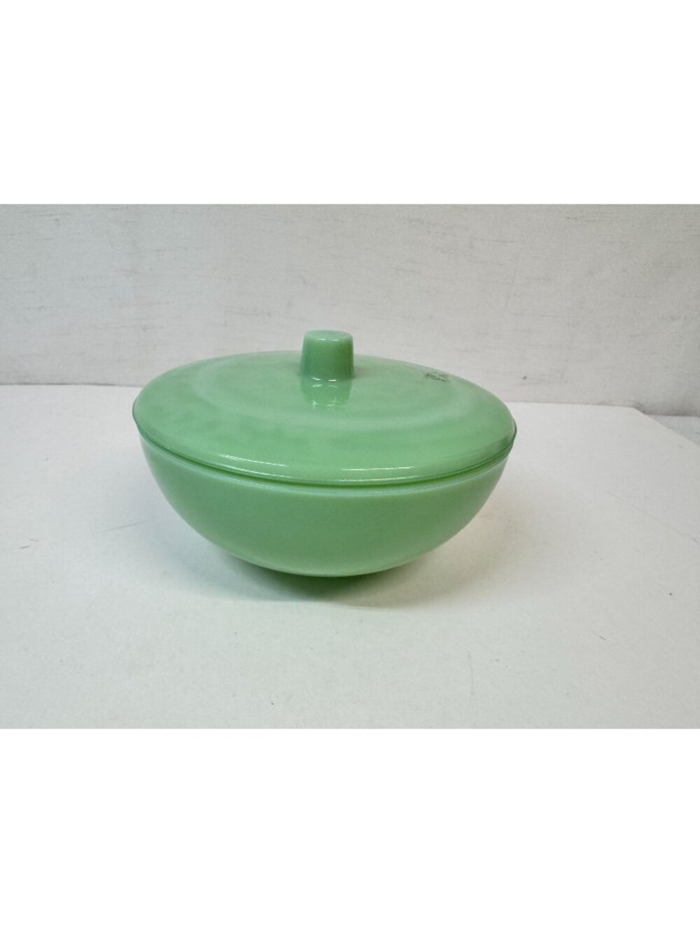 Jadeite Green  Bowl with Lid Simple center Knob
